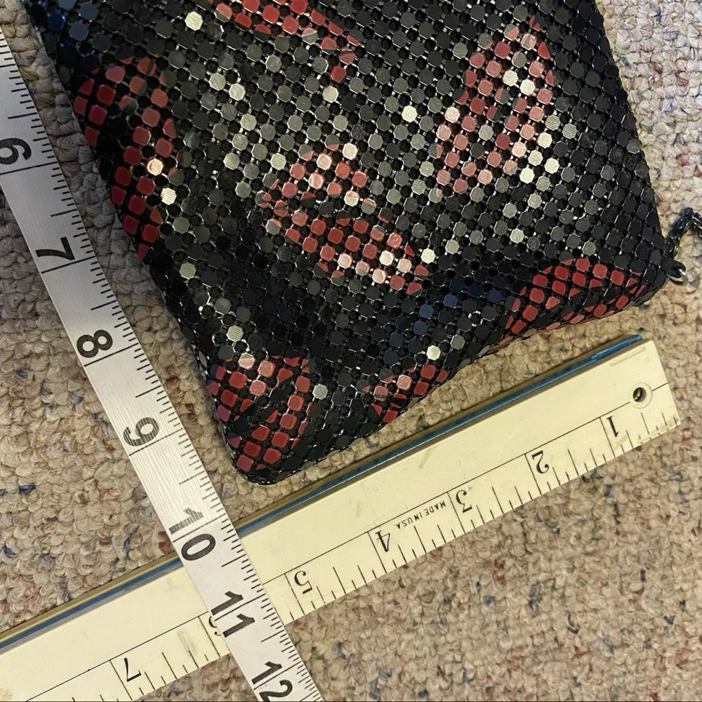 Vintage Red Lips Black Metal Mesh Crossbody Clutch Bag